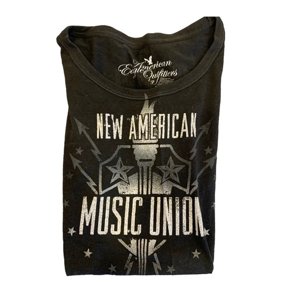 American Eagle Outfitters Tops - AEO T-shirt size L
